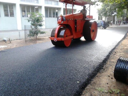 college New formation of road works